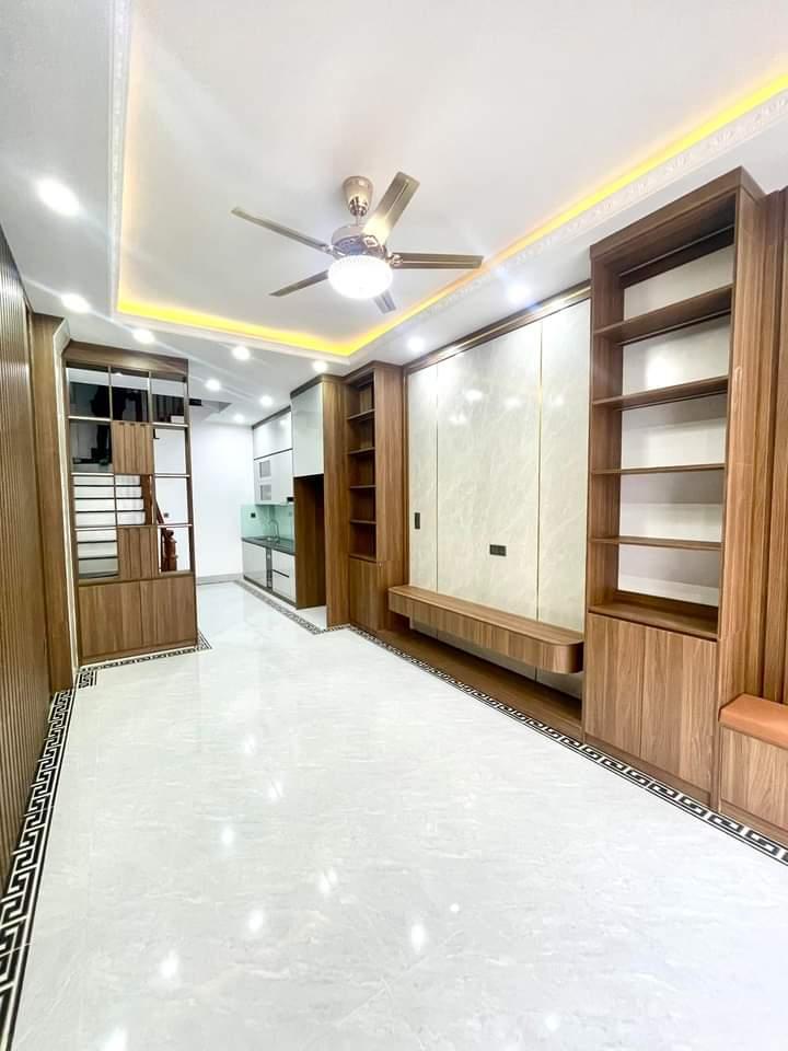 BÁN NHÀ VIỆT HƯNG 5 TẦNG - NHÀ MỚI - 50M RA PHỐ - TẶNG FULL NỘI THẤT , NGÕ RỘNG THOÁNG