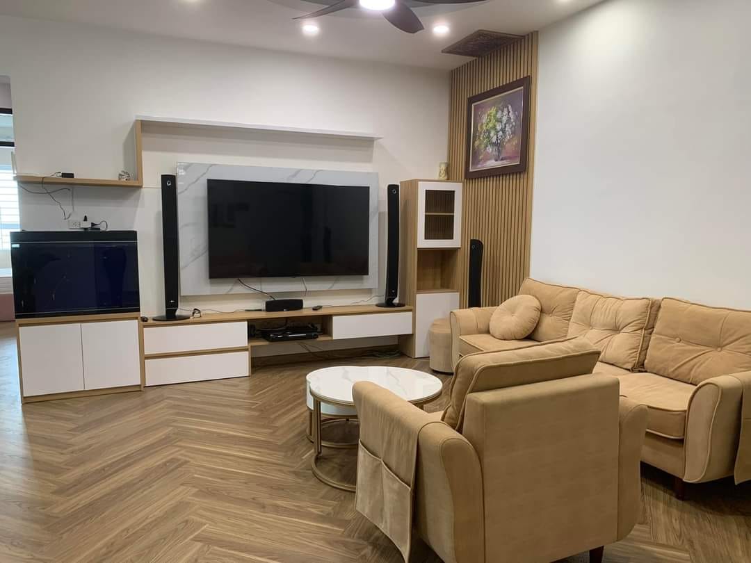 Bán căn hộ 3 ngủ tầng thấp diện tích 116m2 full nội thất xịn Quận Cầu Giấy