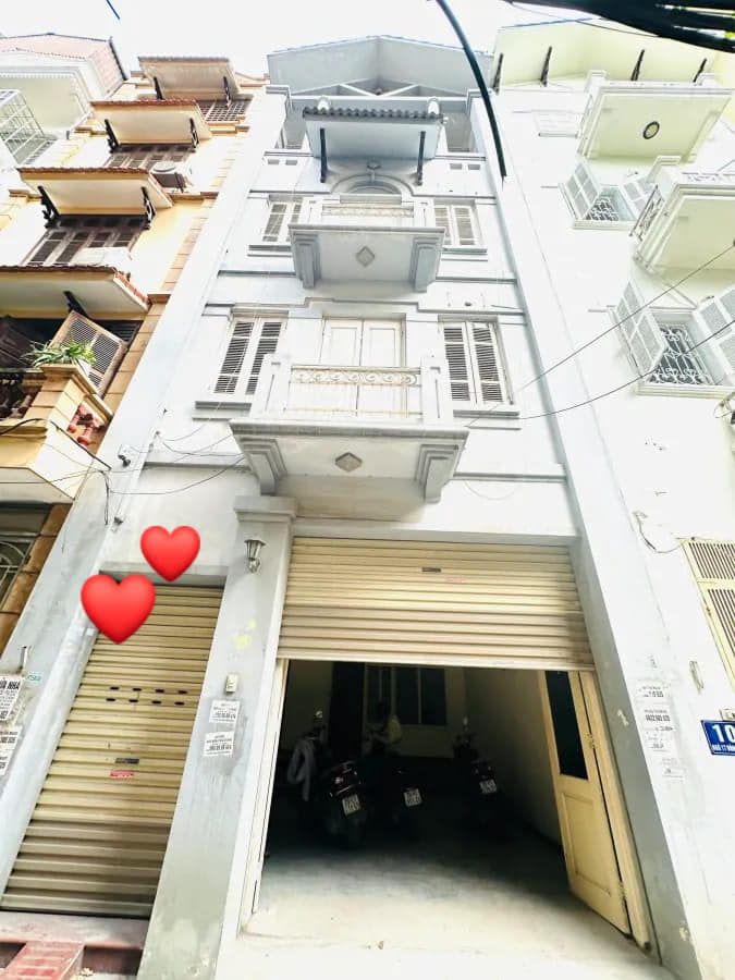 Đông quan 60m2 5 tầng, mt 5.6m Quận Cầu Giấy ngõ to như phố 16,7 tỷ