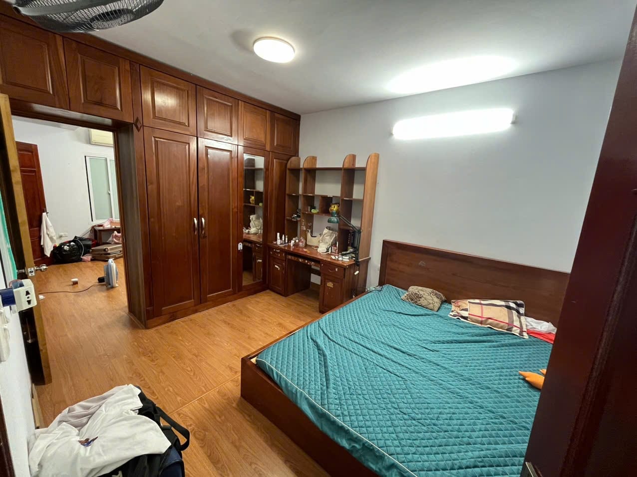 Bán Tập thể Nghĩa Tân, Hoàng Quốc Việt 70m 2PN, Nội thất đẹp, chỉ 3.35 tỷ