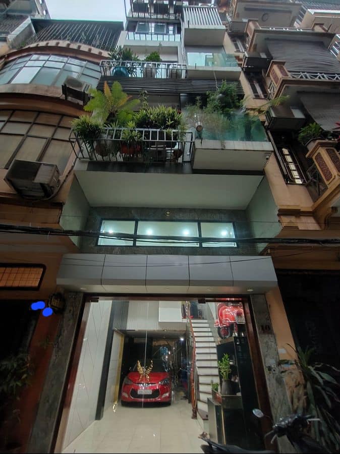 Bán nhà phố Nguyễn Chí Thanh - Quận Đống Đa 6 tầng, mặt tiền 4.1m ô tô để tầng 1