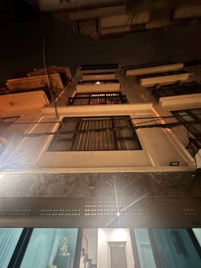 bán nhà BỒ ĐỀ - LB - vị trí vàng - ô tô các loại ra vào - thang máy - nội thất đẹp - 9,2 tỷ còn thương lượng