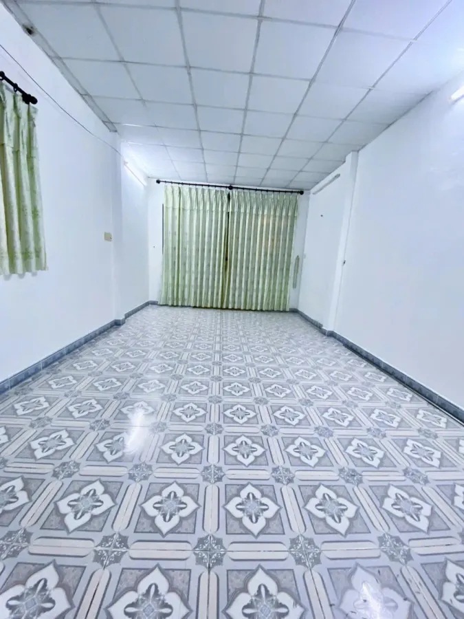 NHÀ MỘT XẸC HẺM TRƯỚC NHÀ GẦN 4M - VỪA Ở VỪA LÀM VP- Ô TÔ ĐỖ CỬA