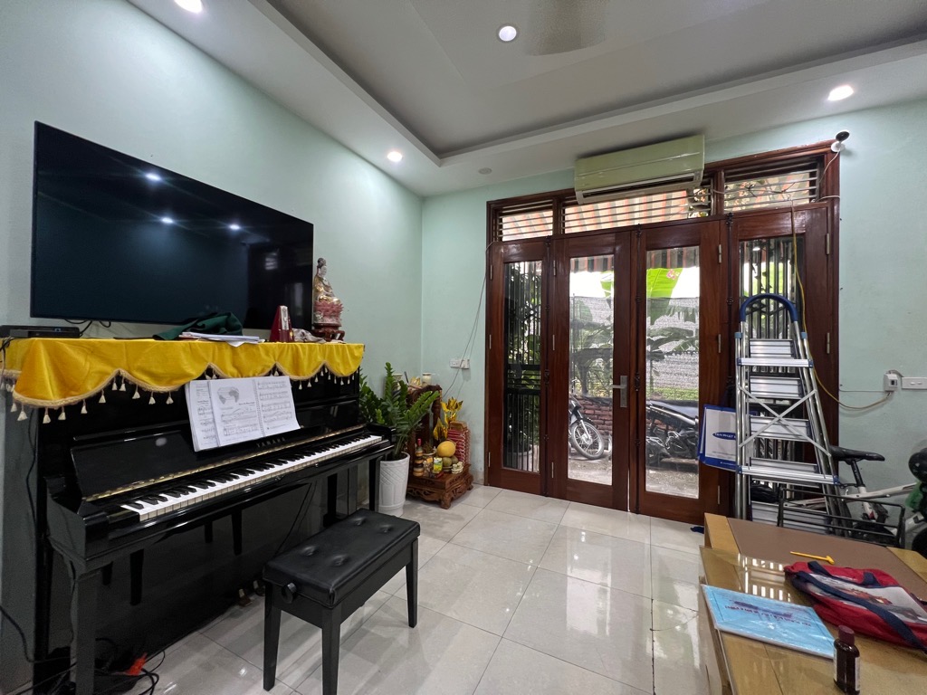 BÁN NHÀ PHỐ TRẠM LONG BIÊN, ĐẸP, GẦN AEONMALL LB, 37M2, 5 TẦNG, CHỈ 5.1 TỶ