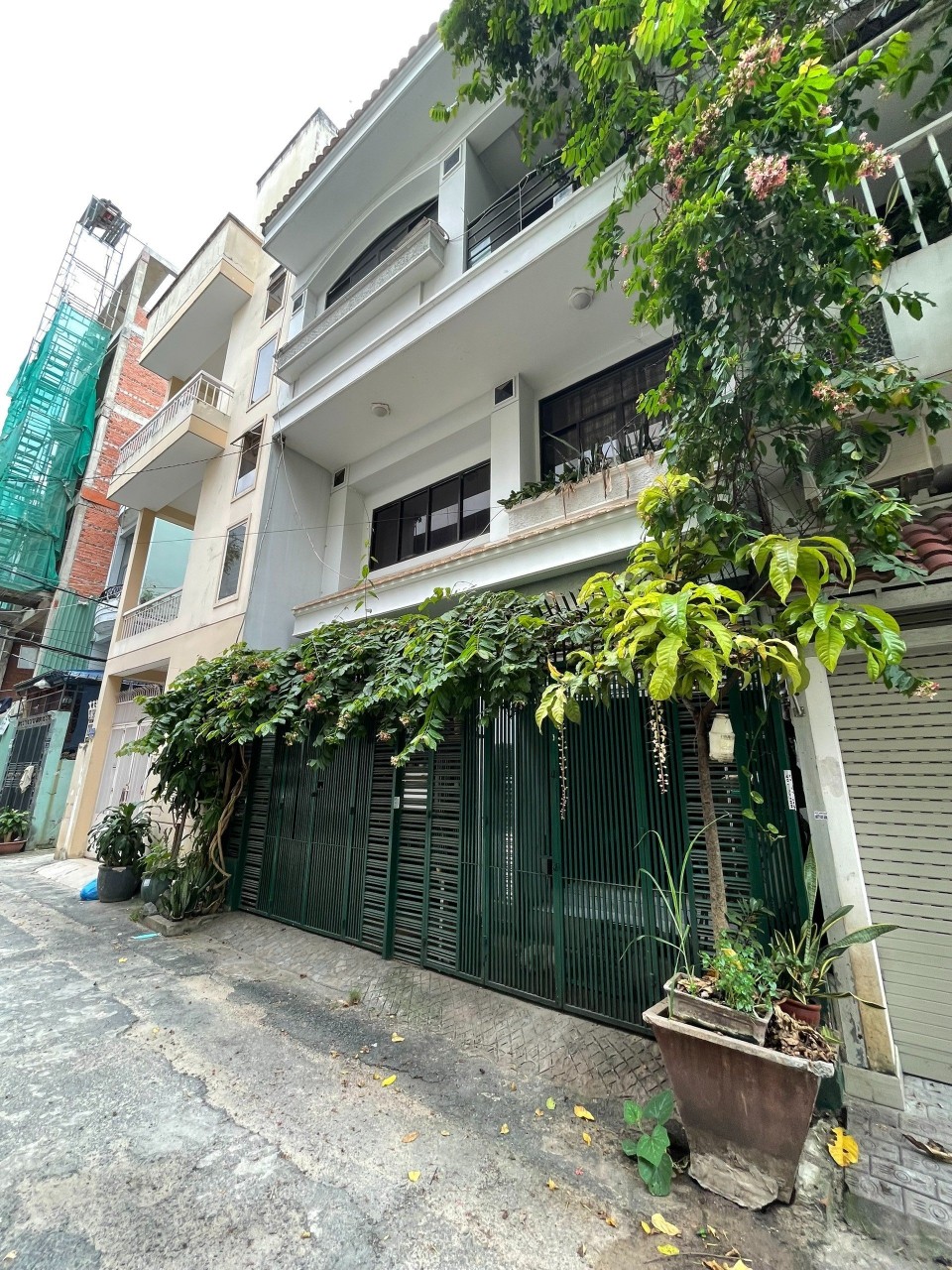 đường Phan Đình Phùng, DT 7.6x20, 4 tầng, có HĐ thuê 60 tr/thg, giá 26,8 tỷ