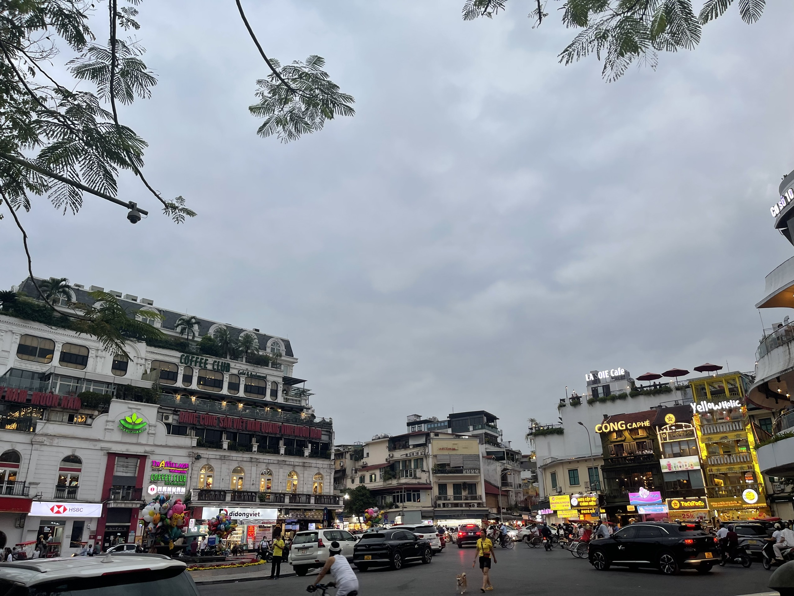 (HIẾM) Bán nhà mặt phố trung tâm Hoàn Kiếm, LÔ GÓC 2 mặt đường, gần Hồ Gươm, vuông vắn, 1,100m2