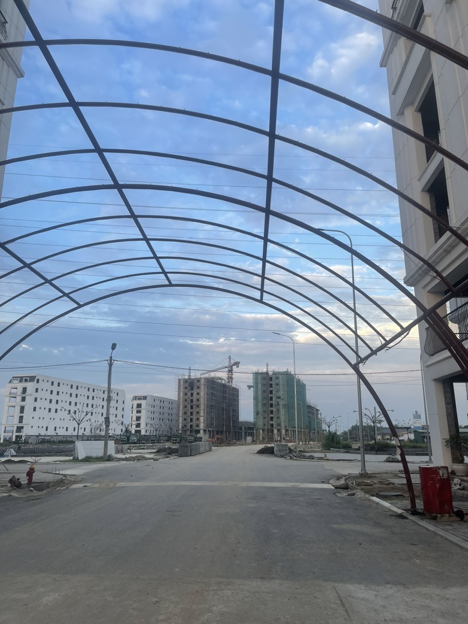 SIÊU PHẨM NGỌC TRINH CÓ MẶT TẠI YÊN PHONG BÁN SHOPHOUES 6 TẦNG 1 TUM. GIÁ GỐC CHỦ ĐẦU TỪ , PHÁP LÝ LÂU DÀI, KINH DOANH