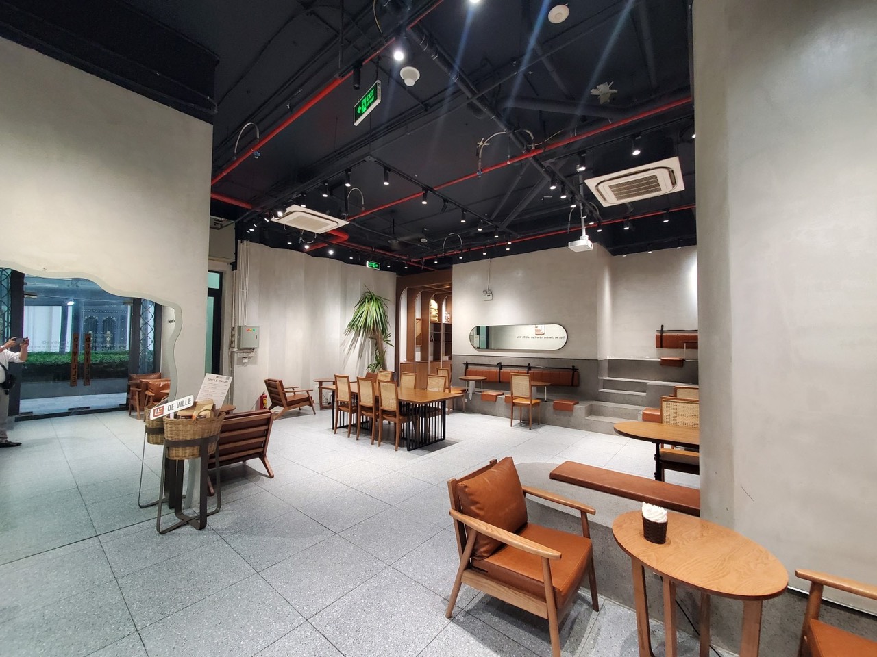 CHÍNH CHỦ CẦN BÁN CHÂN ĐẾ CHUNG CƯ TRẦN HỮU DỰC 110 m T1 GIÁ NHỈNH 12 tỷ . SHOPHOUSE CHÂN ĐẾ LÔ GÓC SỔ ĐỎ LÂU DÀI HÀ