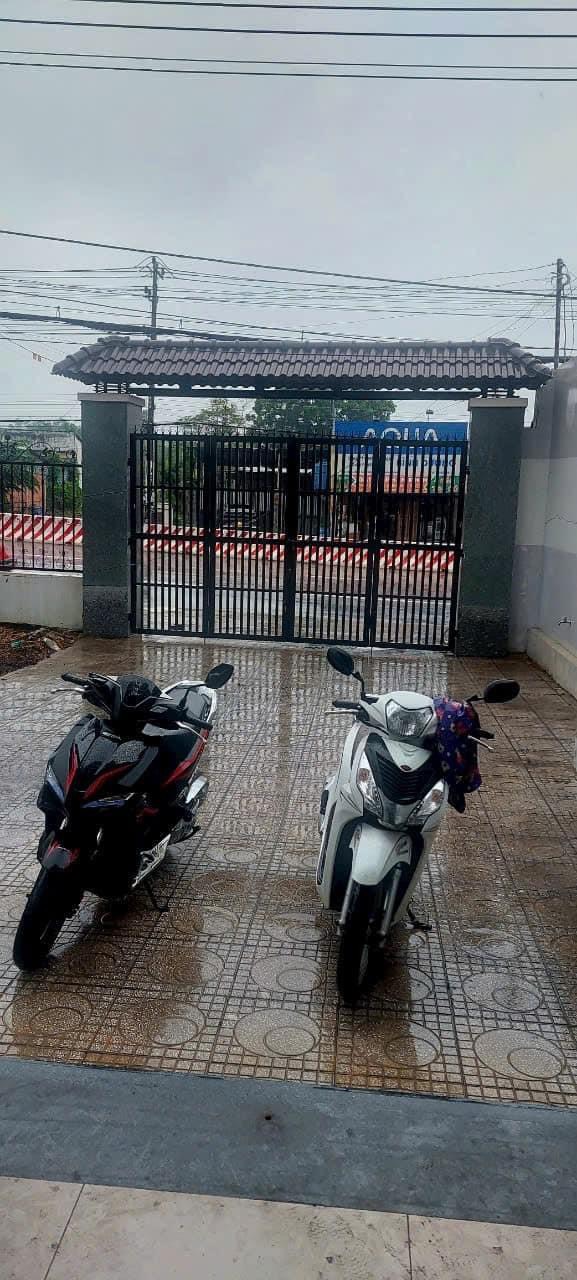 BÁN NHÀ MẶT TIỀN QL 13. TÂN ĐỊNH BẾN CÁT.Diện Tích Đất : 890,7m² Có 135 m2 thổ cư Giá Bán : 8.4tr/m2