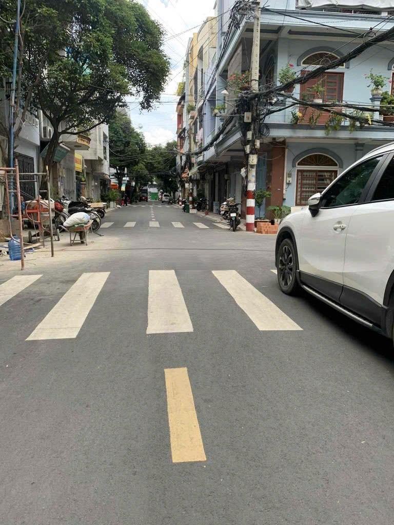 Cho thuê nhà mặt hẻm xe hơi đường Cộng Hòa, Phường 12, Tân Bình