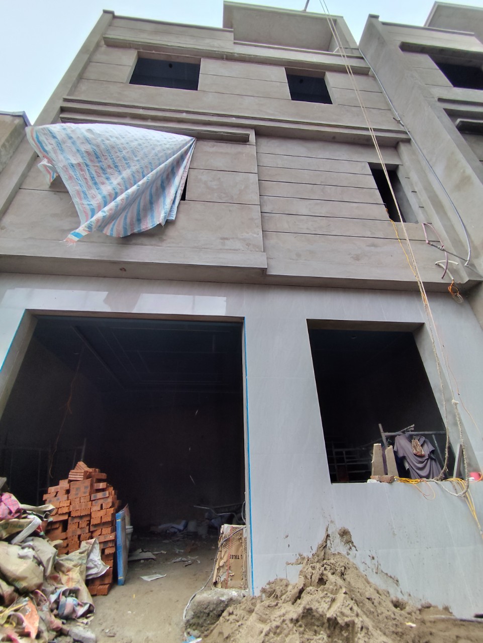 Bán nhà xây mới tinh Xóm Trung - 193 Văn Cao, 41m 4 tầng GIÁ 3.19 tỉ ngõ đẹp