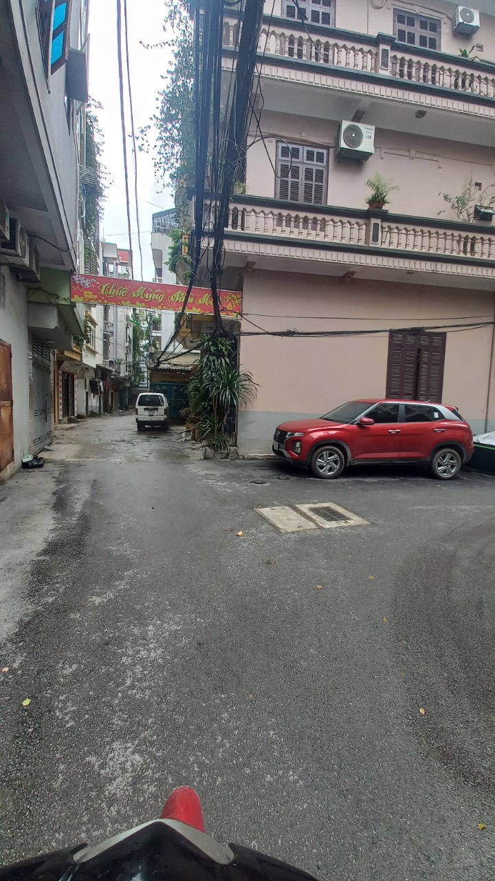 THANH XUÂN . DUY NHẤT giá này - Ô TÔ tránh vào nhà . 30m2 ._ Xây 5 Tầng _ MT 4m. Chỉ có 5.6 tỷ. . Cam Kết .