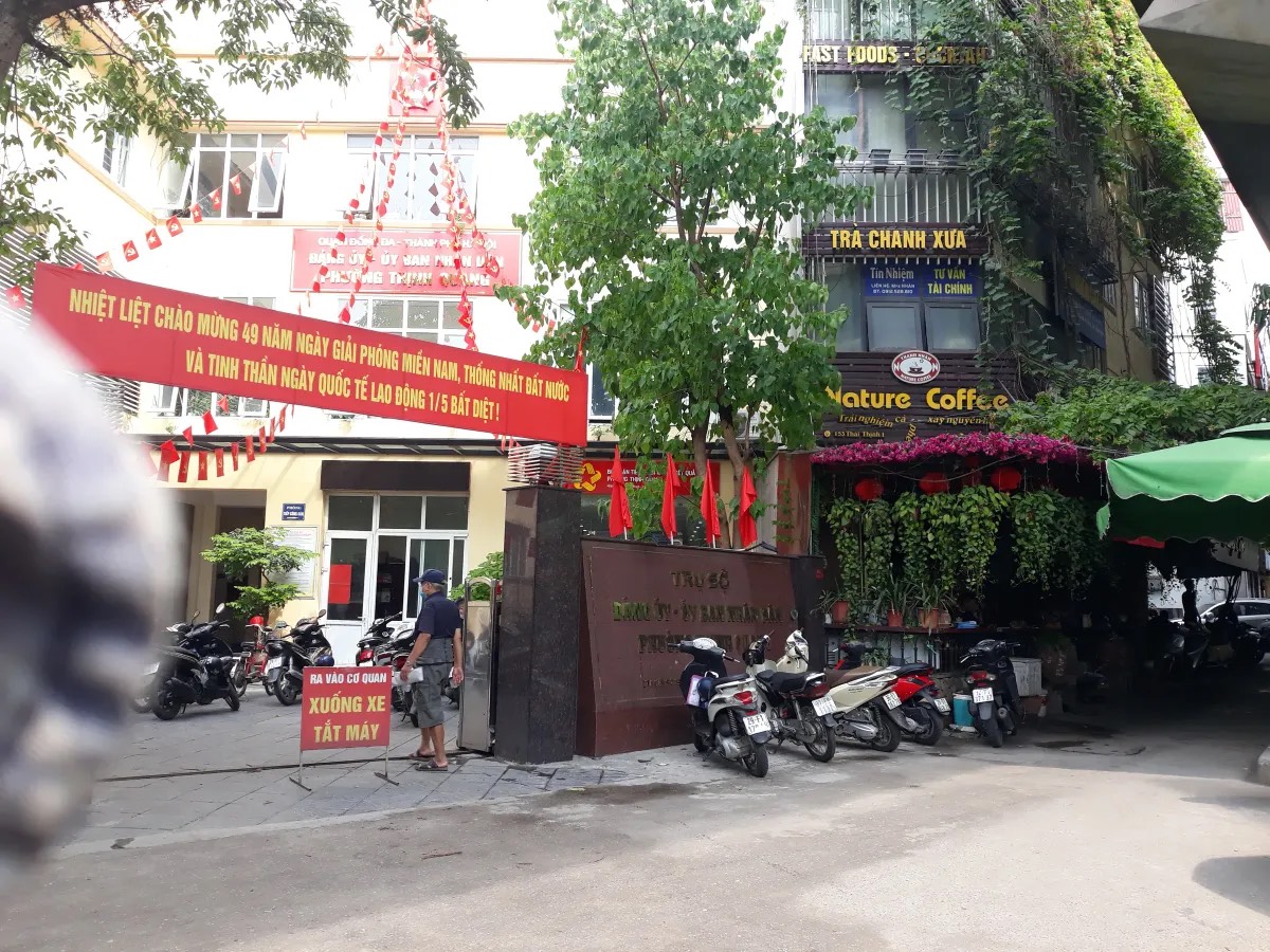 siêu phẩm Đường Láng nhà mặt ngõ nhưng như mặt phố,lô góc thông thoáng ba mặt, cạnh ủy ban phường. 30m2x 5 tầng