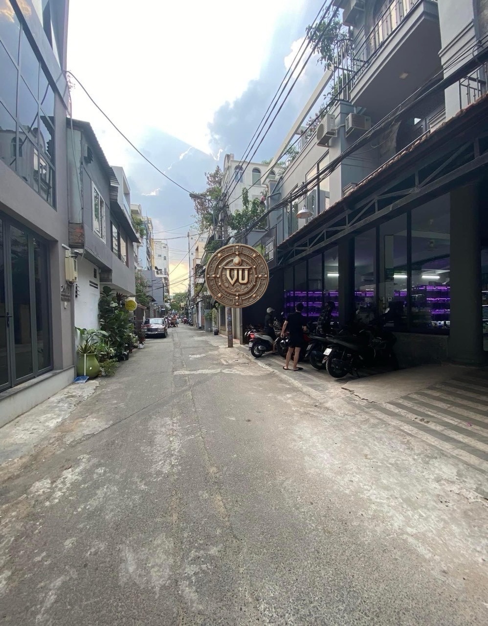 BÁN VILLA-MẶT TIỀN KD-CĂN HỘ DỊCH VỤ-QUẬN 1-170m²-11x16-CHỈ 39.5 TỶ.TL