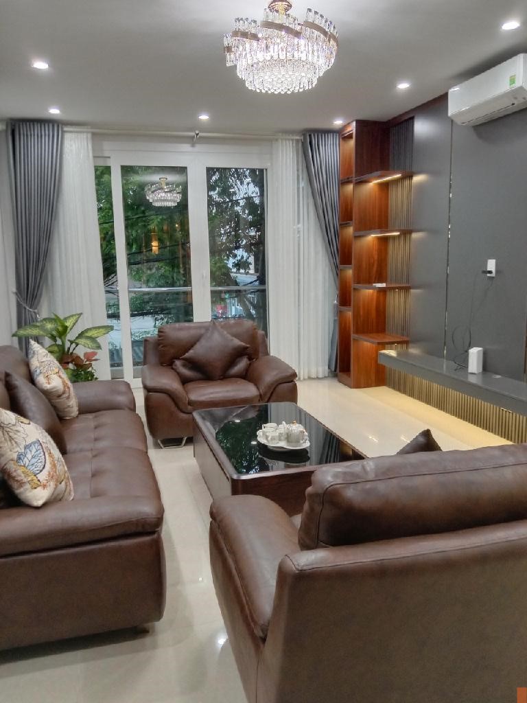 Bán nhà Lâm Du - 82m2 - 4T - 10,8 tỷ - ô tô thông, chờ thang máy, nội thất xịn sò