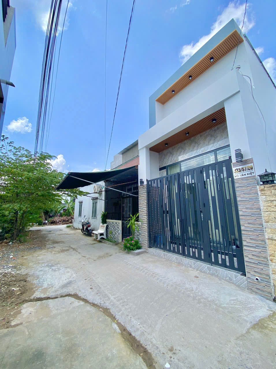 039️Bán Nhà trệt lửng. Hẻm 61 Phạm Ngọc Hưng gần Võ Văn Kiệt Giá Bán : 1 tỷ 390tr