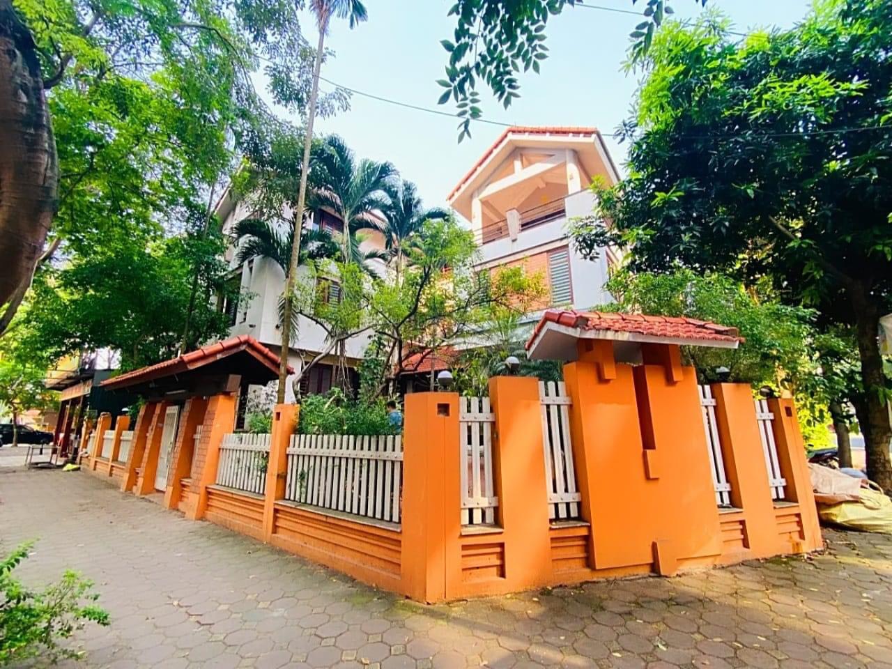 BÁN BIỆT THỰ BÁN ĐẢO LINH ĐÀM NGUYỄN PHAN CHÁNH 614M2,4 TẦNG, MẶT T IỀN 45 M,199 TỶ HOÀNG MAI.