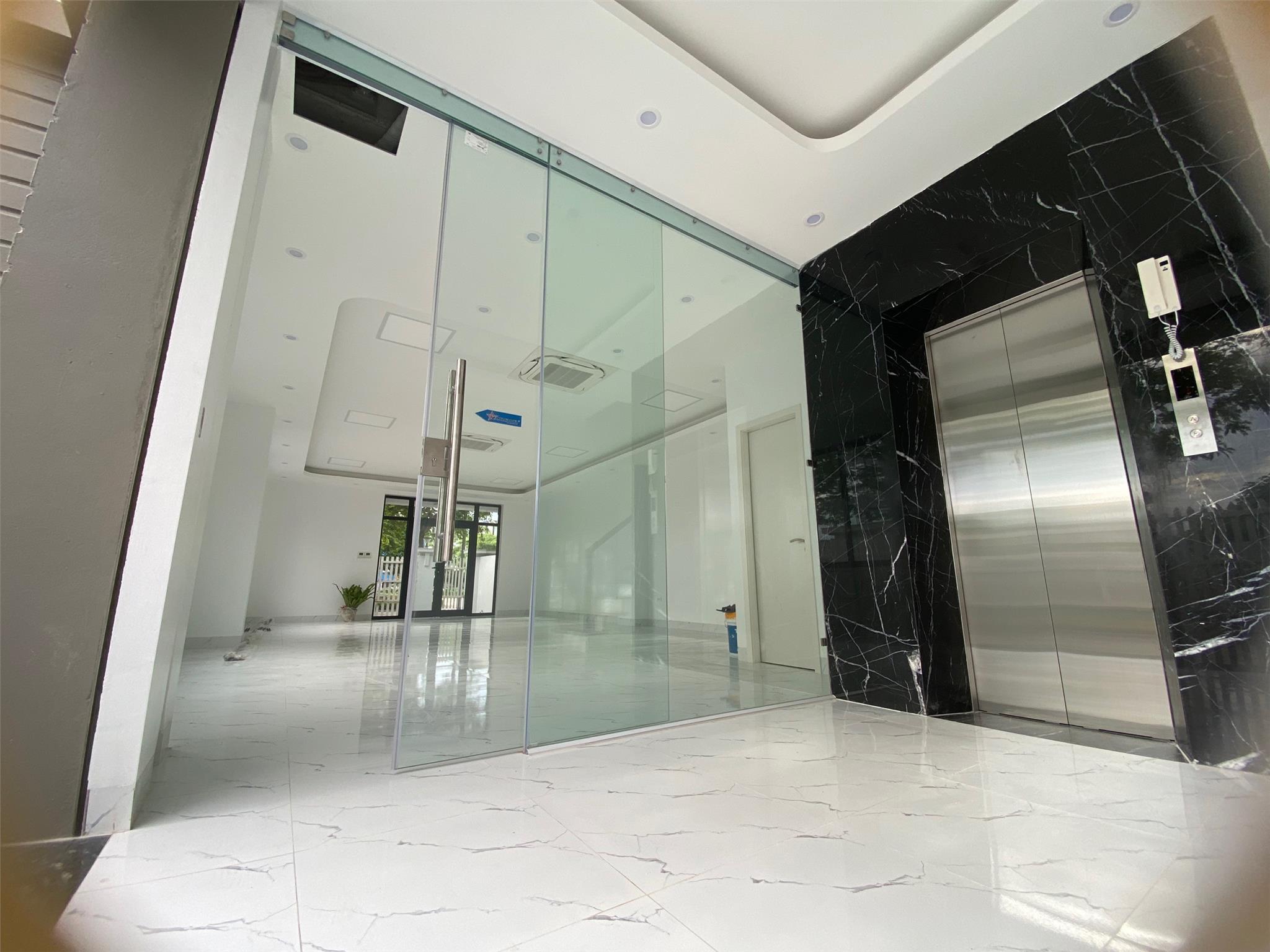 CHÍNH CHỦ CHO THUÊ Tầng 1,2 Biệt Thự Căn Góc Tại Dương Nội, Quận Hà Đông, Hà Nội