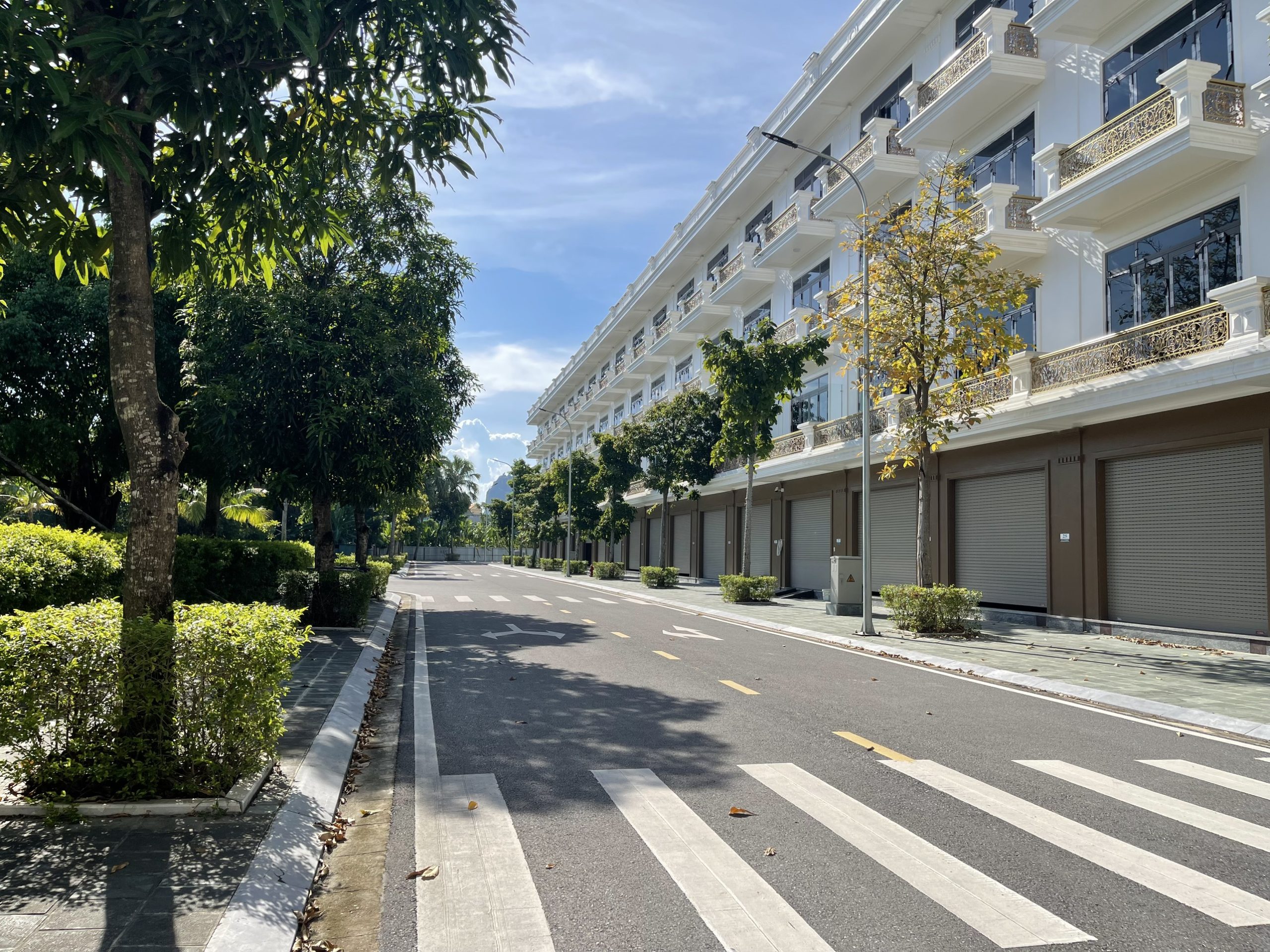 SHOPHOUSE 4 TẦNG, BÀN GIAO NHÀ SANG TÊN SỔ NGAY. KĐT XUÂN HƯNG. CĐT: 0966 343 969