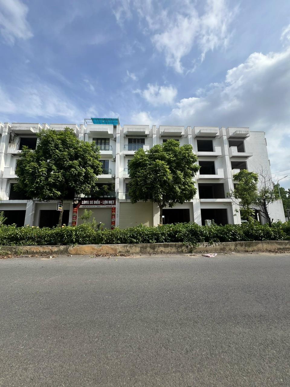 NHÀ ĐẸP - GIÁ TỐT - CHÍNH CHỦ Cần Bán Căn Nhà Mặt Đường Tại Khu ĐT Pa Rkhil Thành Công