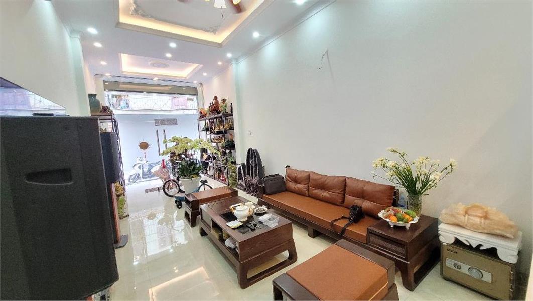 Chính chủ bán nhà cạnh UBNDP Biên Giang, Hà Đông, Diện tích 37,5m2, xây 5 tầng, Giá 2,6 đã bao thuế phí