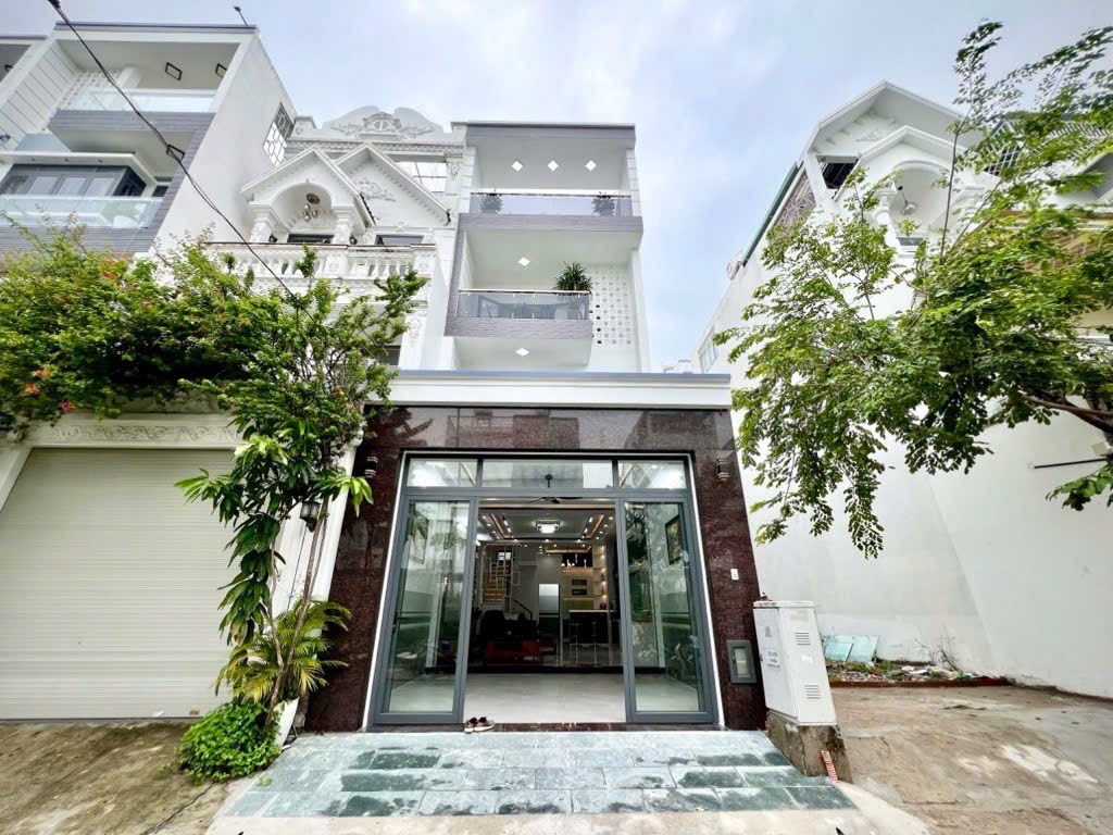 NHÀ PHỐ HIỆN ĐẠI 4 TẦNG ĐẸP KO TỲ VẾT ĐƯỜNG 8M KDC ĐỒNG BỘ ANH TUẤN HUỲNH TẤN PHÁT