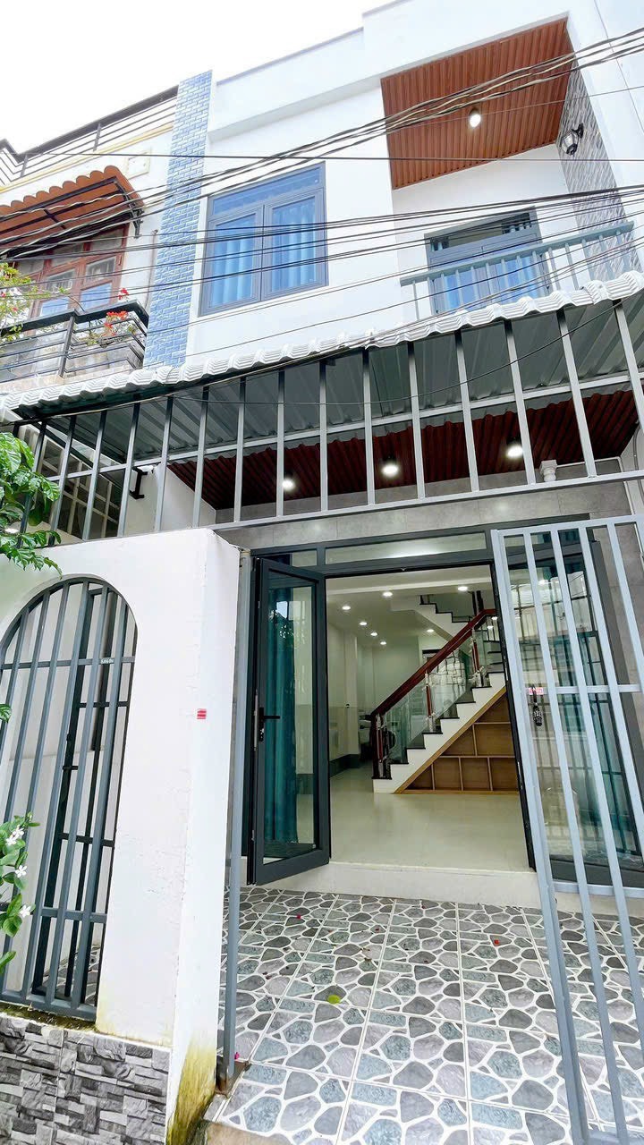 054Bán Nhà . Hẻm Nhánh 132 Đường 3 Tháng 2, ( Lê Văn Thuấn ), Gần Đại Học Cần Thơ P. Hưng Lợi Q. Ninh Kiều.