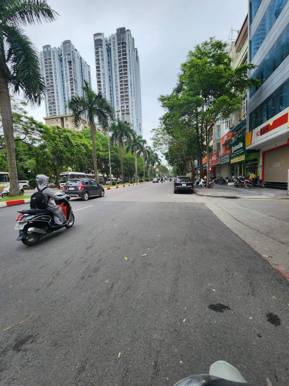 Liền kề Văn Quán 70 m 5 tâng phân lô vỉa hè ô tô chạy vòng quanh 14 tỷ hơn