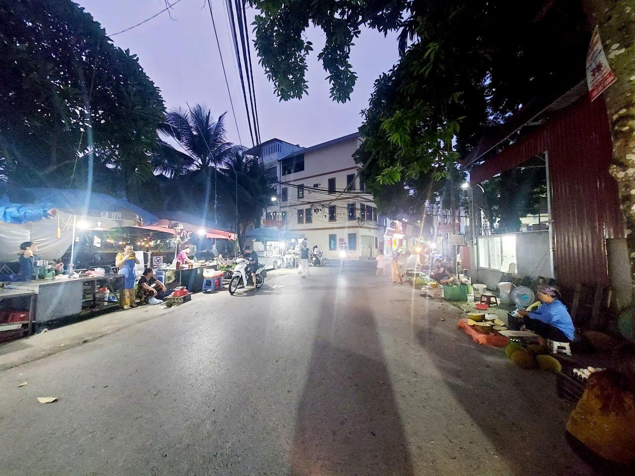 MẶT PHỐ - Ô TÔ KINH DOANH - THỬA ĐẤT SIÊU ĐẸP - HIỆN 3 THOÁNG - OTO TẢI TRÁNH NHAU - NGAY NGÃ TƯ TRUNG TÂM YÊN HÒA YÊN