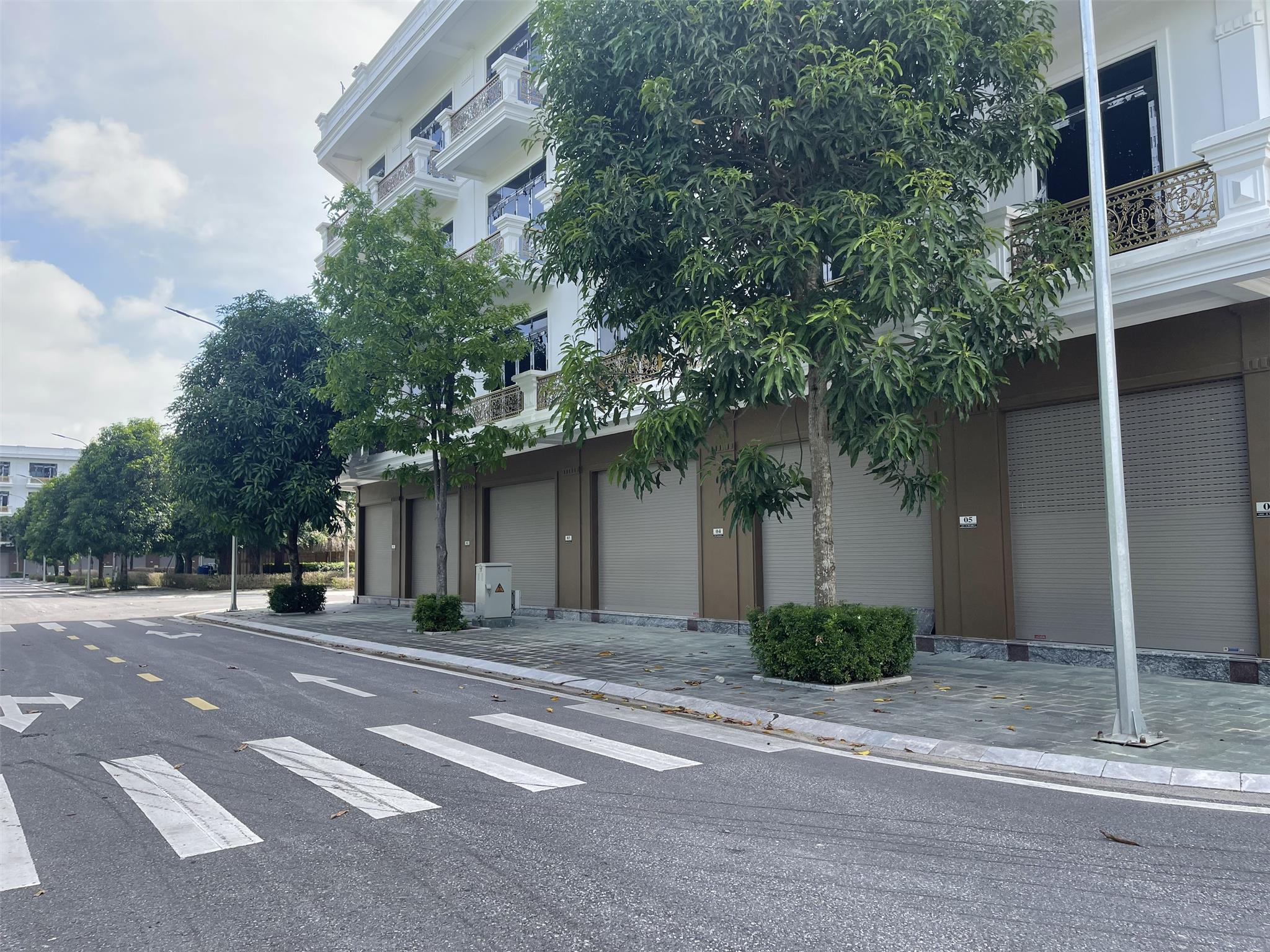 SHOPHOUSE VIEW 3 TÒA CHUNG CƯ, CƯ DÂN HIỆN HỮU. SỔ ĐỎ NGAY. CĐT: 0966 343 969