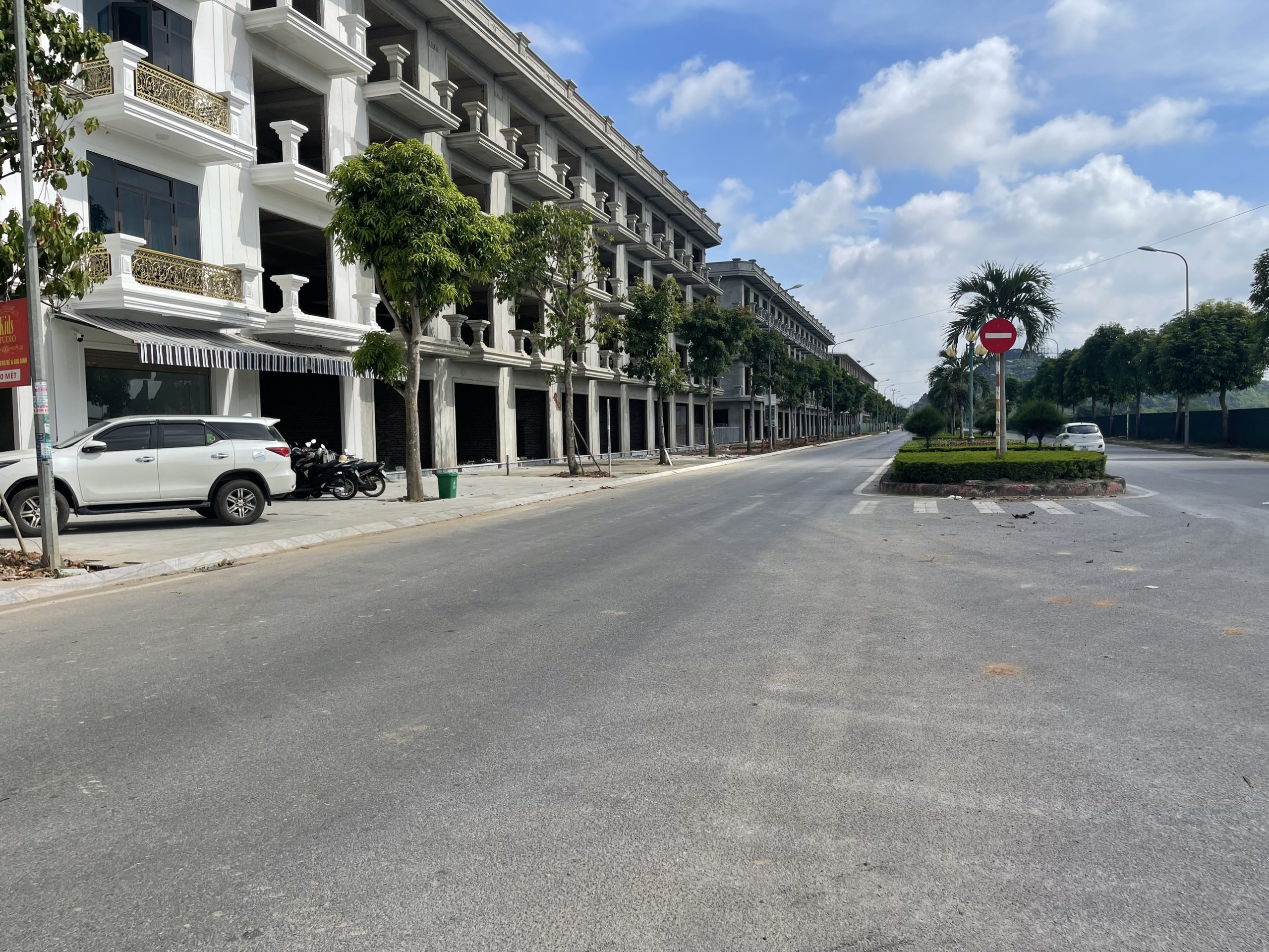 SANG TÊN SỔ NGAY. THANH TOÁN 1.8 TỶ NHẬN NHÀ 4 TẦNG VIEW CÔNG VIÊN. CĐT: 0966 343 969