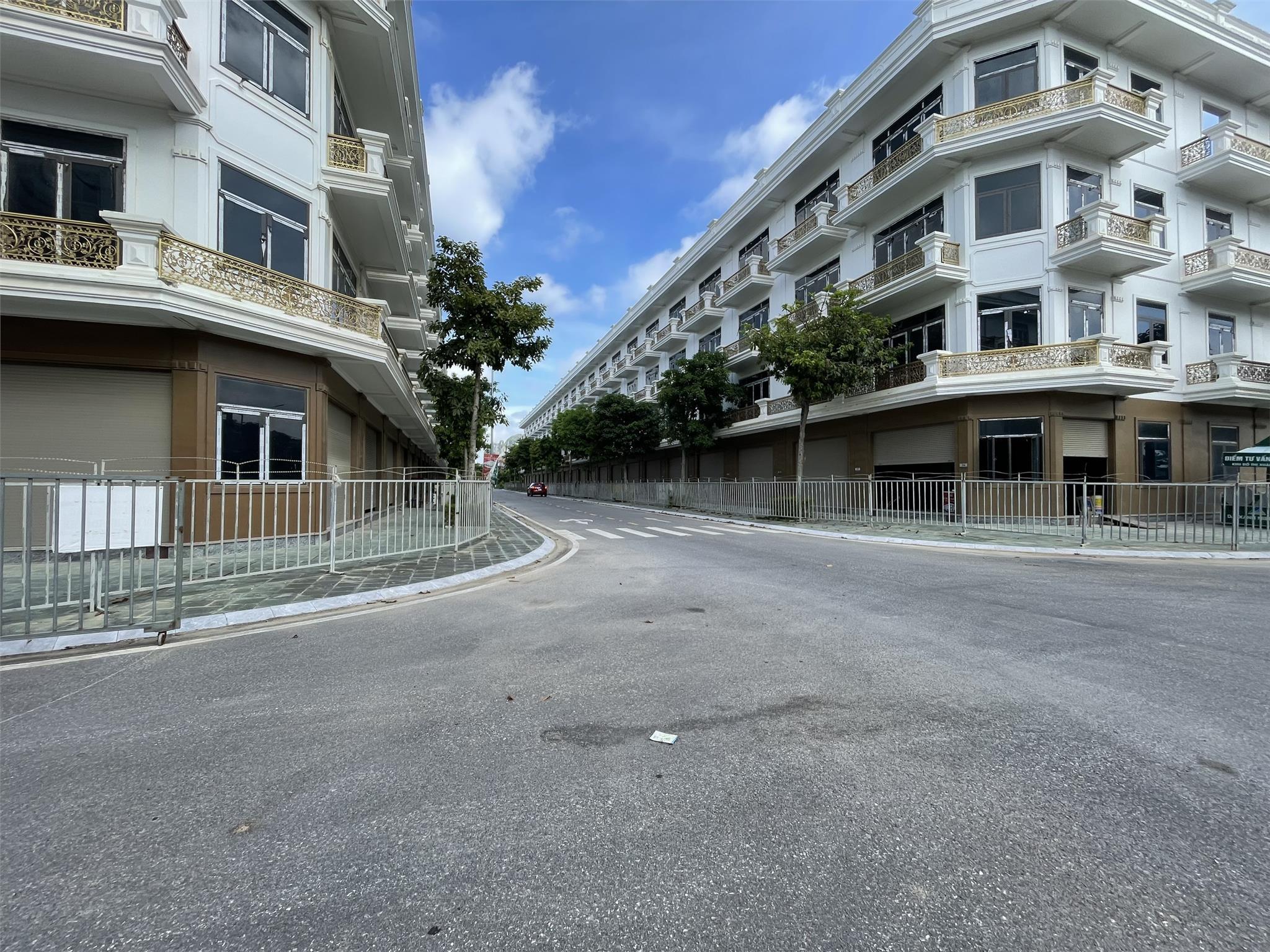 SHOPHOUSE VIEW 3 TÒA CHUNG CƯ. BÀN GIAO NHÀ, NHẬN SỔ NGAY. CĐT: 0966 343 969