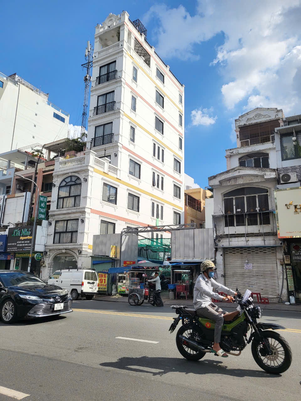 Bán gấp nhà nát mặt tiền đường Phan Đình Phùng, DT 260m2, giá 99 tỷ