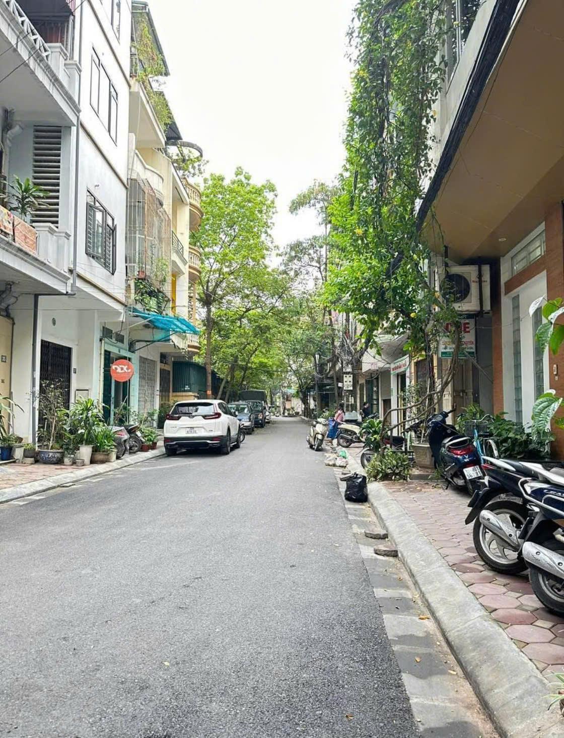 CỰC HIẾM PHỐ TRẦN QUANG DIỆU, PHÂN LÔ, Ô TÔ TRÁNH SỐNG ĐẲNG CẤP, KINH DOANH VĂN PHÒNG, 68M, 26.8 TỶ.