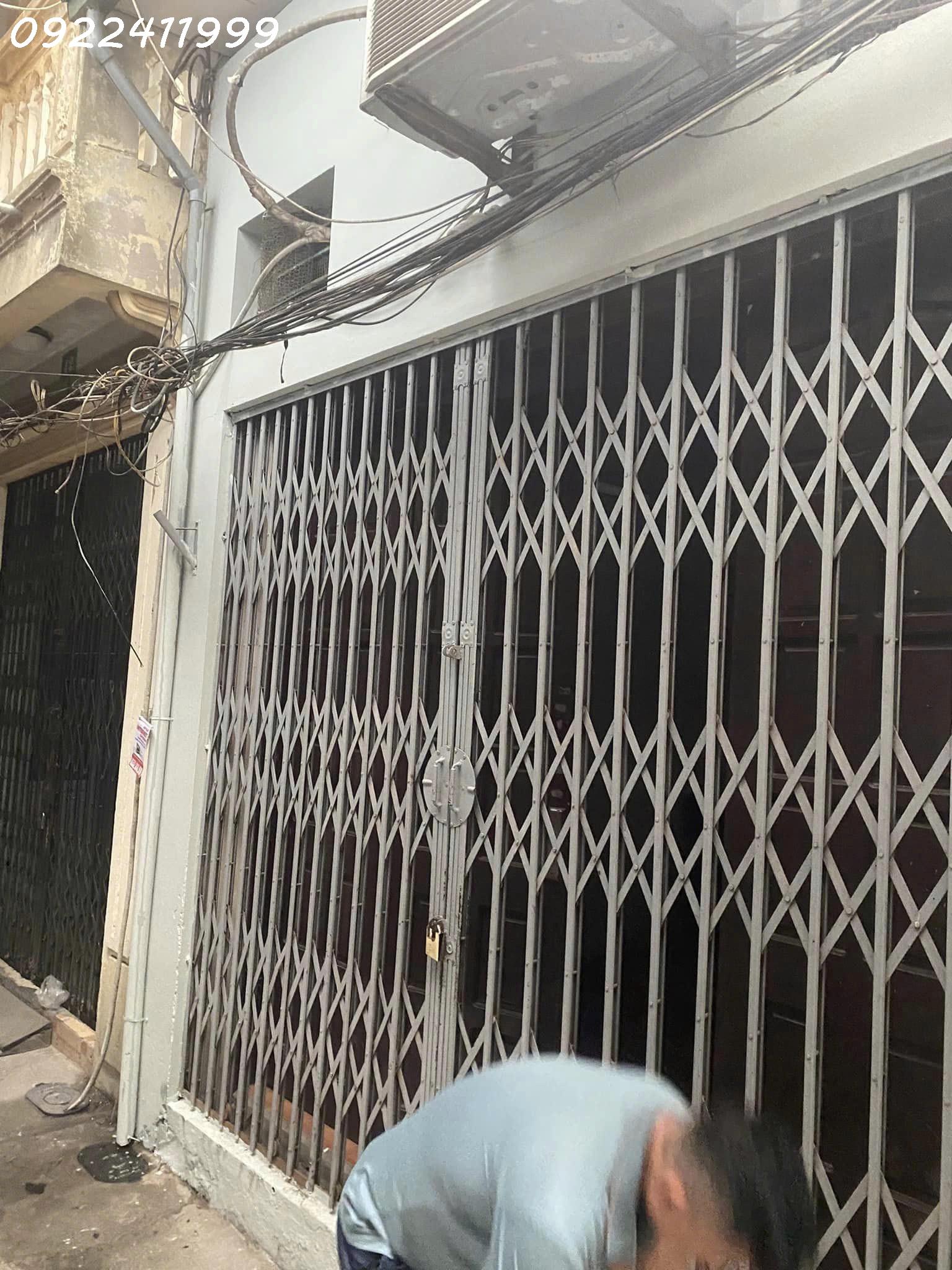 Mình cần cho thuê 1 căn nhà vừa mới sơn xửa lại xong - Dịa chỉ: 40 ngõ 141 Trương Định, Hai Bà Trưng, Hà Nội