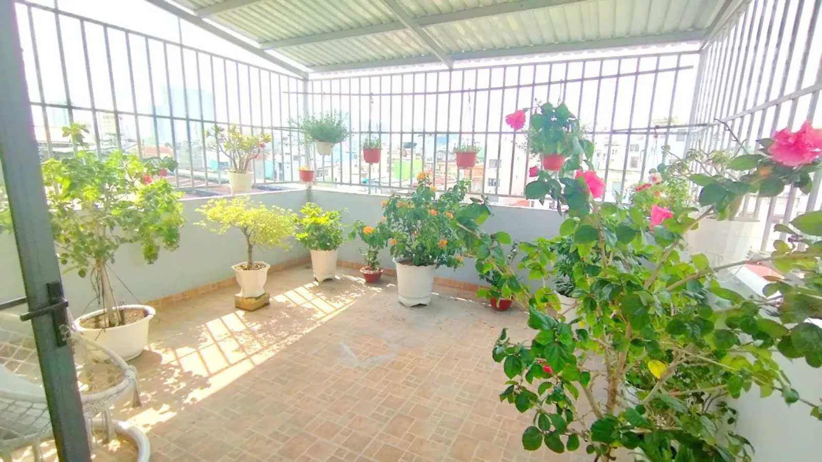 Mặt Tiền Quận 3 - Tiện Ở Và Kinh Doanh - 4PN - 4WC - Hoàn Công Đủ 3 Tầng