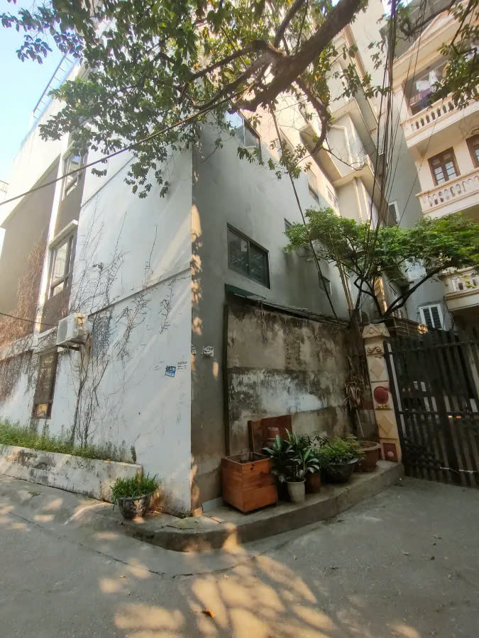 ĐƯỜNG LÁNG, ĐỐNG ĐA, 122M2 x 5 TẦNG - LÔ GÓC 3 MẶT - NHÀ SANG XỊN - Ô TÔ - Ở LUÔN GIÁ 37 TỶ