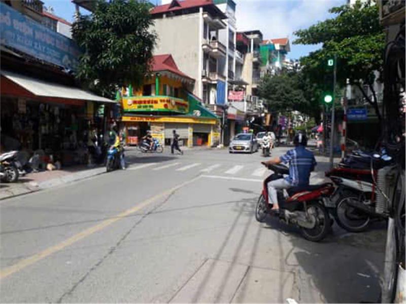 Bán Nhà đường Vương Thừa Vũ, Thanh Xuân, Hà Nội. DT 42m2 xây 5 tầng, mặt tiền 5,8 mét. Giá Chào 12 tỷ có thương lượng