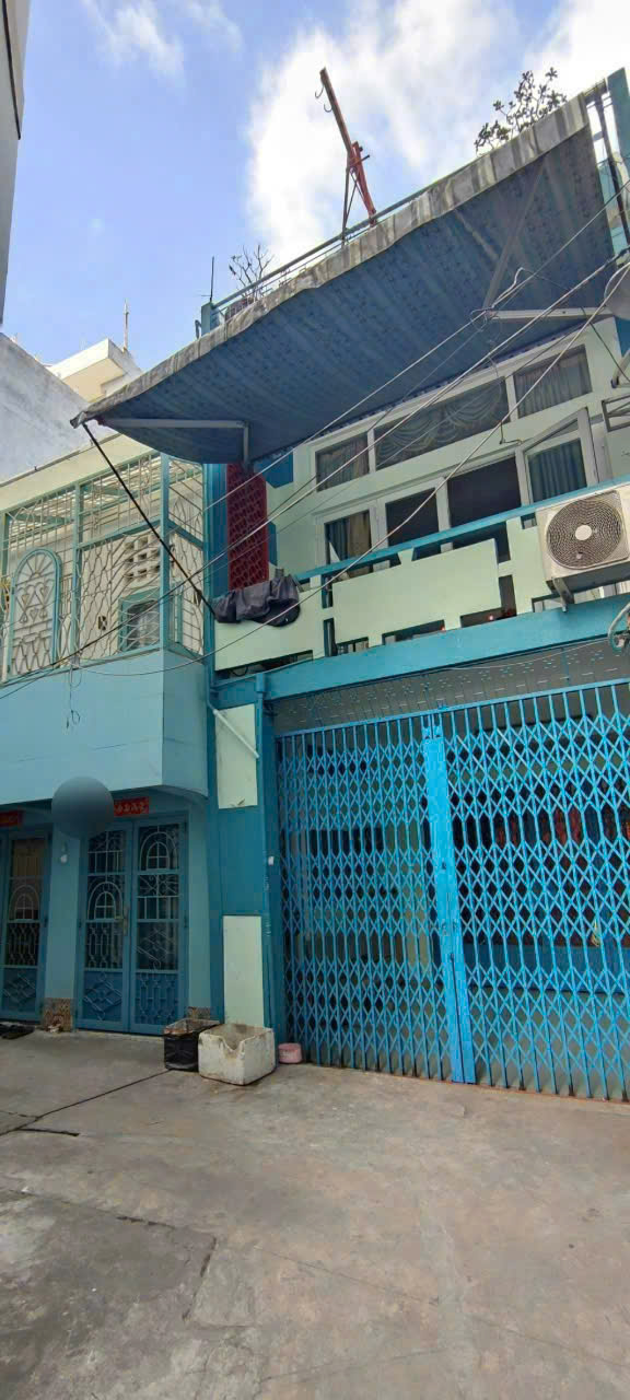 Bán nhà Quận 11, hẻm 3m5 Lạc Long Quân sầm uất, dt 6x16m, giá 8 tỷ.