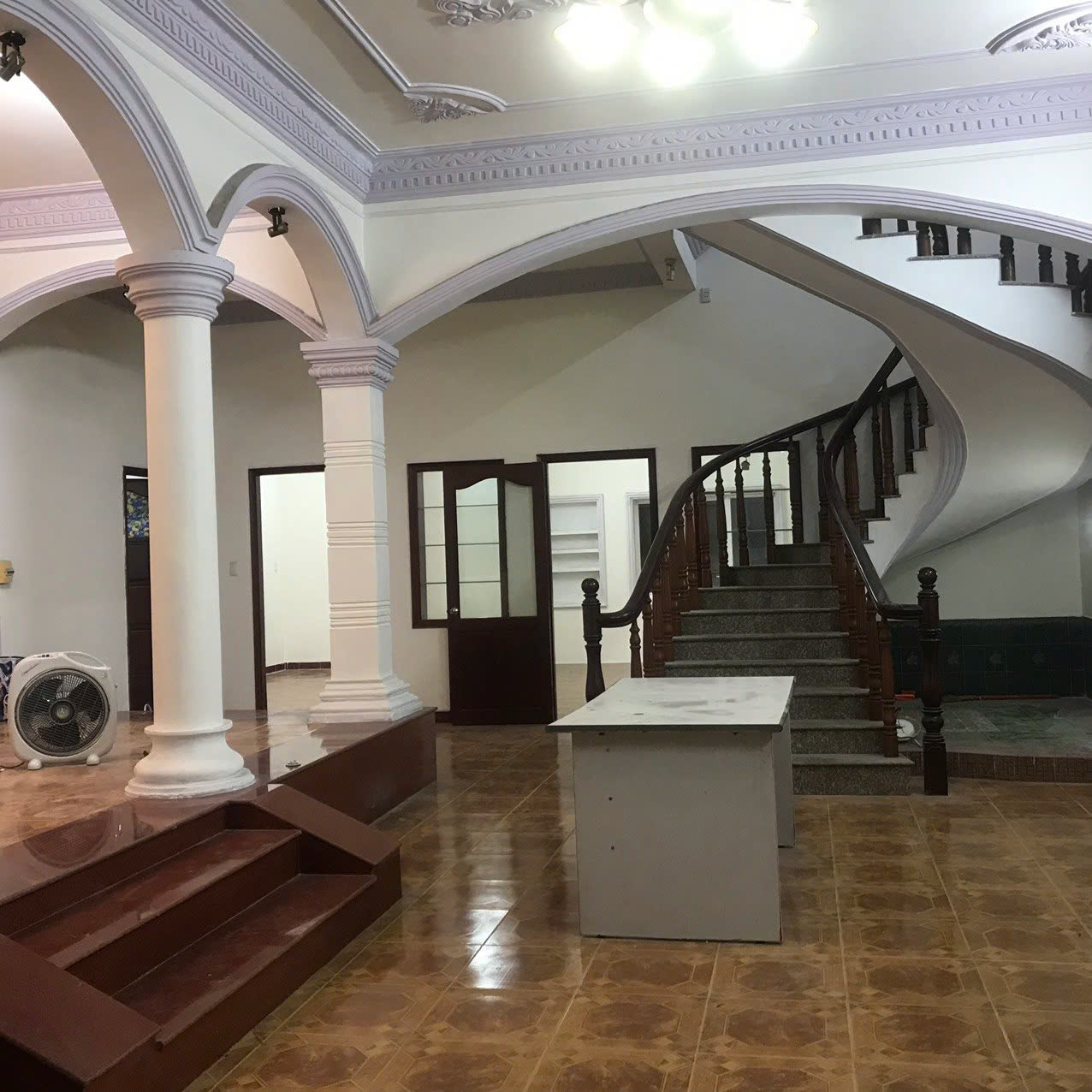 NHÀ HẺM XE HƠI YÊN THẾ, 10x35m, 14 PHÒNG 14WC