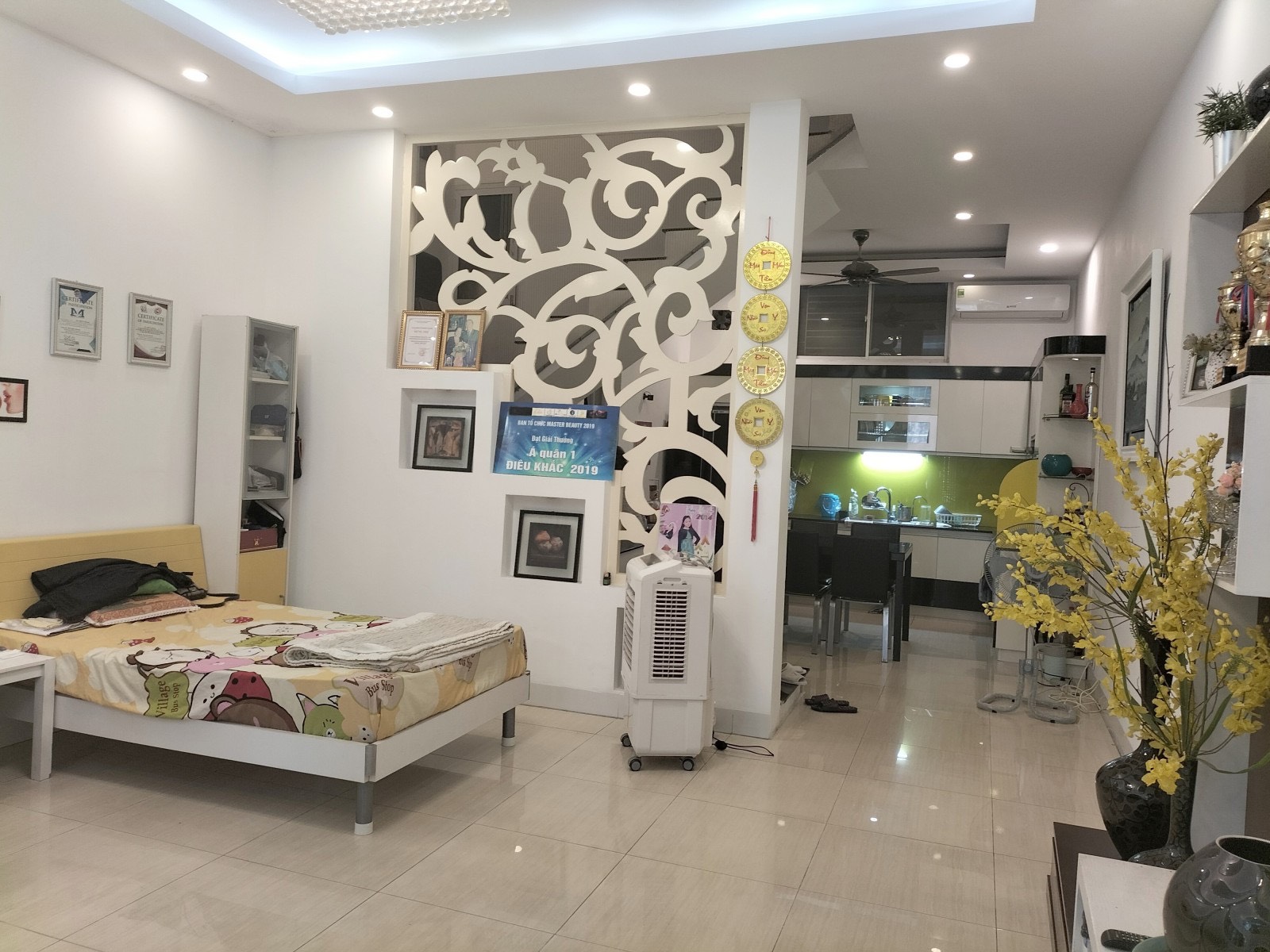 Bán nhà 65m NG V Cừ, Long Biên, MT 5,2m , 8,5ty ,oto ,KD