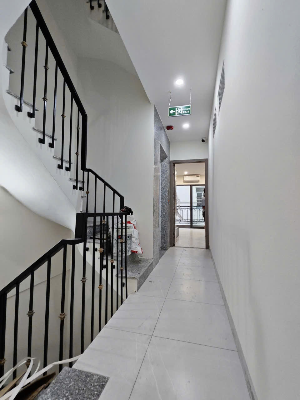 CẦN BÁN NHÀ HOÀNG MAI - HOÀNG MAI, DT 63 M2, 6 TẦNG,THANG MÁY, MT 6,1 M, GIÁ 10,9 TỶ.