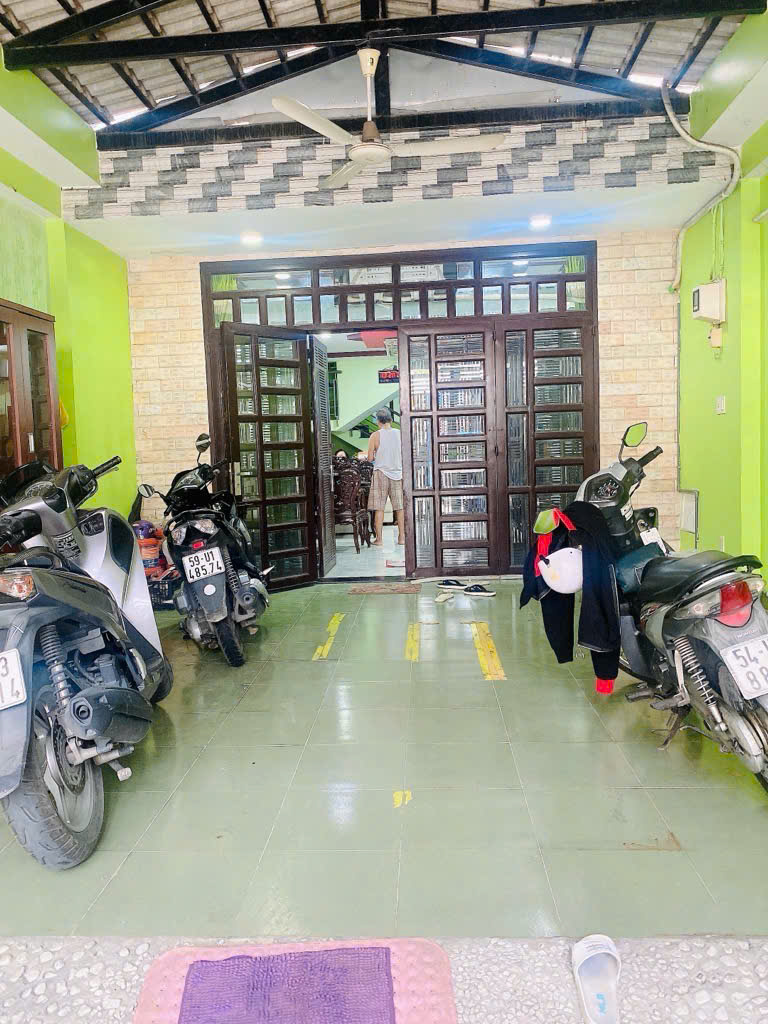 CC CHƯA QUA KD MẶT TIỀN ĐƯỜNG XE TẢI 3 TẦNG BTCT ĐÔNG HƯNG THUẬN 6, Q12