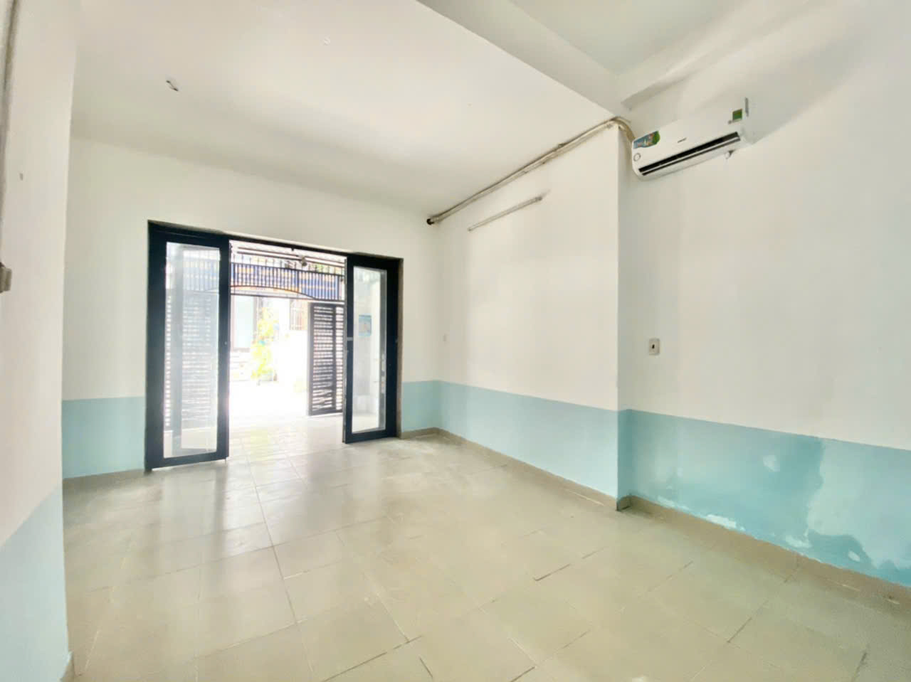 MẶT BẰNG KD CỘNG HÒA, 4x10m, CÓ MÁY LẠNH, CHỈ 6 TRIỆU