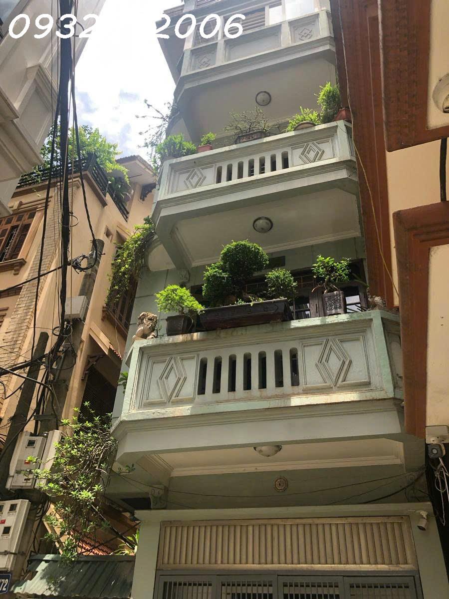 Cần bán nhà mặt ngõ phố Hoa Bằng ô tô tránh, nhà vào ở luôn nội thất đẹp tiện lợi 40m x5 tầng 13 tỉ