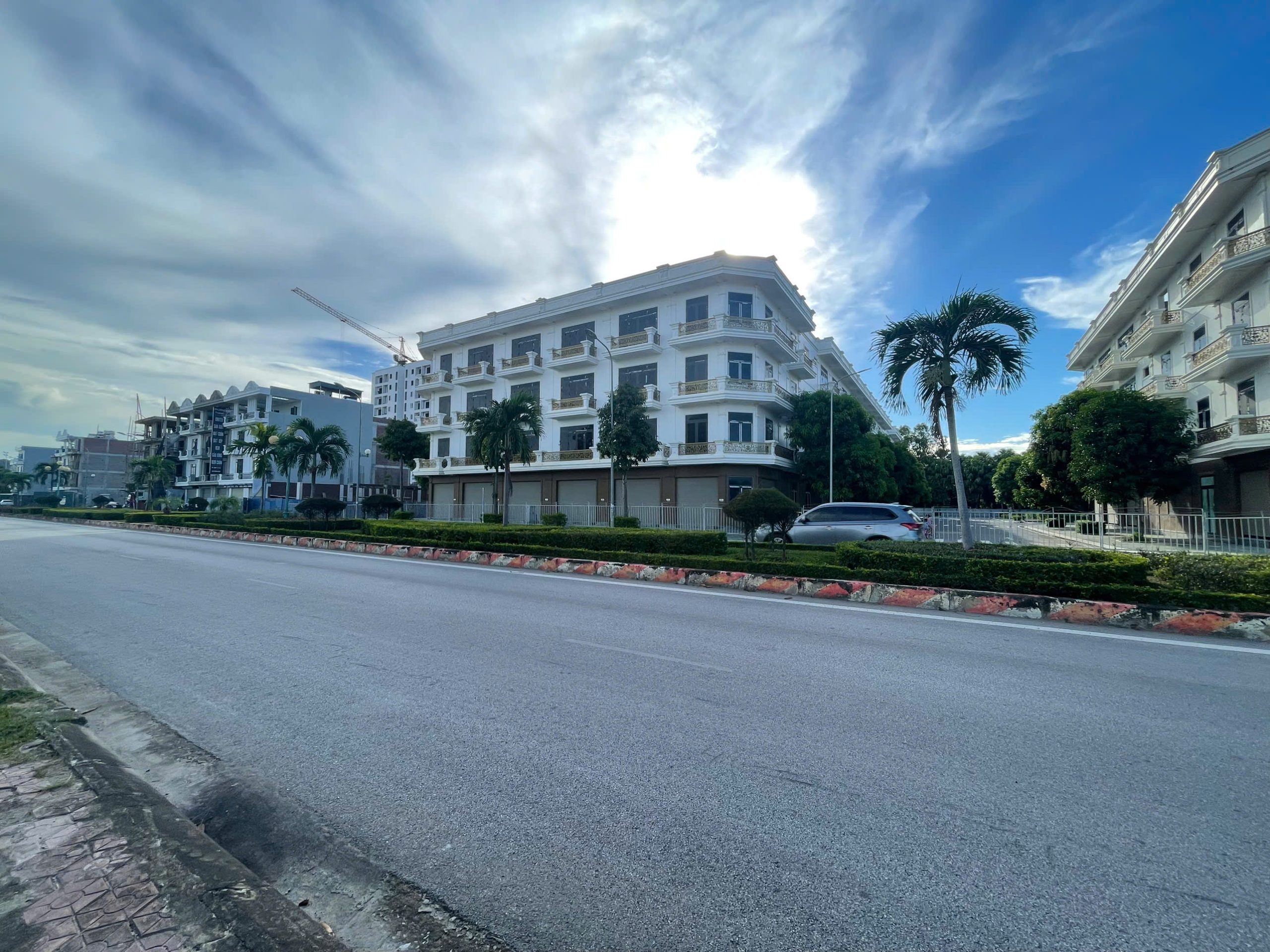 SHOPHOUSE KĐT XUÂN HƯNG, TỔNG 3 TỶ 163 GIAO NHÀ, NHẬN SỔ NGAY. CĐT: 0966 343 969