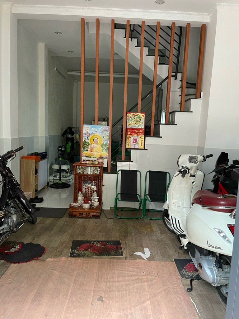 Bán Nhà Nguyễn Quý Yêm, Phường An Lạc, Quận Bình Tân. DT 40m2 x 4 tầng (4 x 10). Giá 4.89 tỷ TL.