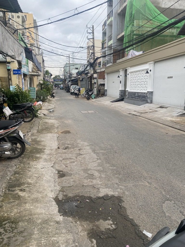 Bán Nhà Mặt Tiền Nguyễn Trọng Trí, Phường An Lạc, Bình Tân. DT 102m2 x 2 tầng (4 x 26). Giá 7.6 tỷ TL.