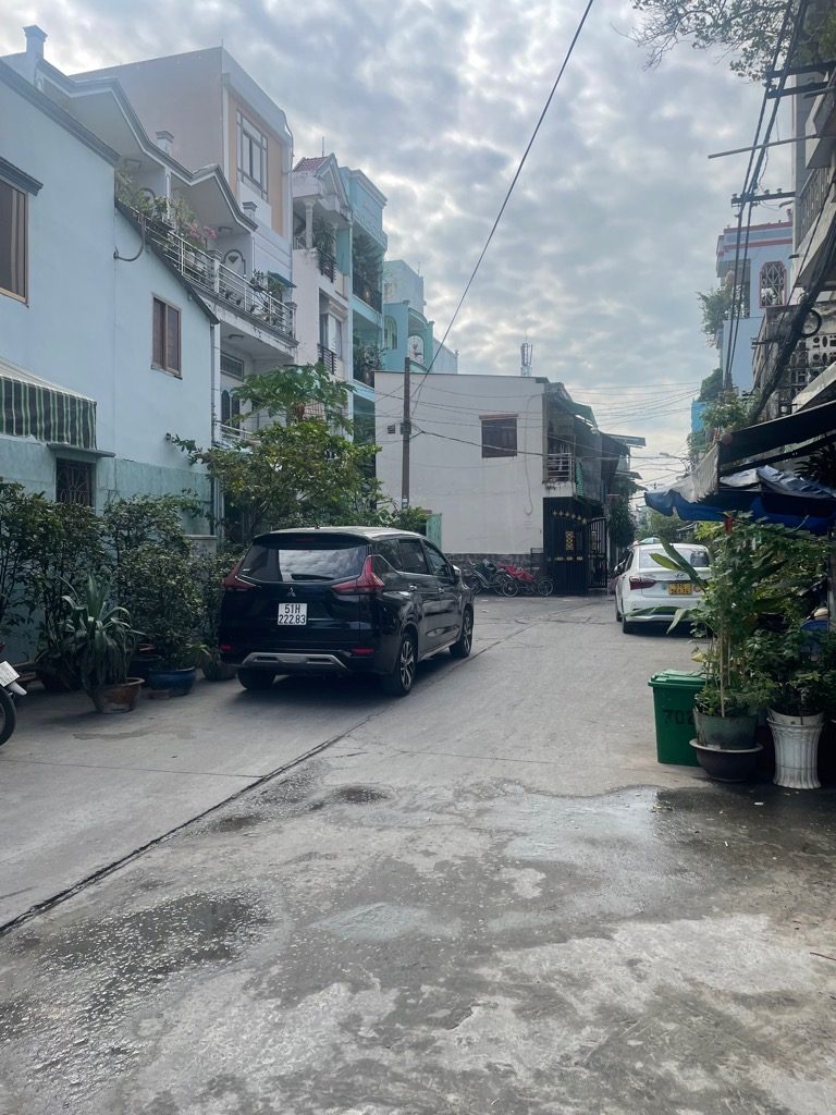 Bán Nhà Đường 702 Hồng Bàng, Phường 1, Quận 11. DT 30m2 x 4 tầng (3 x 10).Giá 5.45 Tỷ TL.