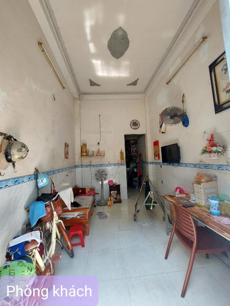Bán Nhà Lý Chiêu Hoàng, Phường 10, Quận 6. DT 24m2 x 3 tầng (3 x 8.1). Giá 3.5 tỷ TL.